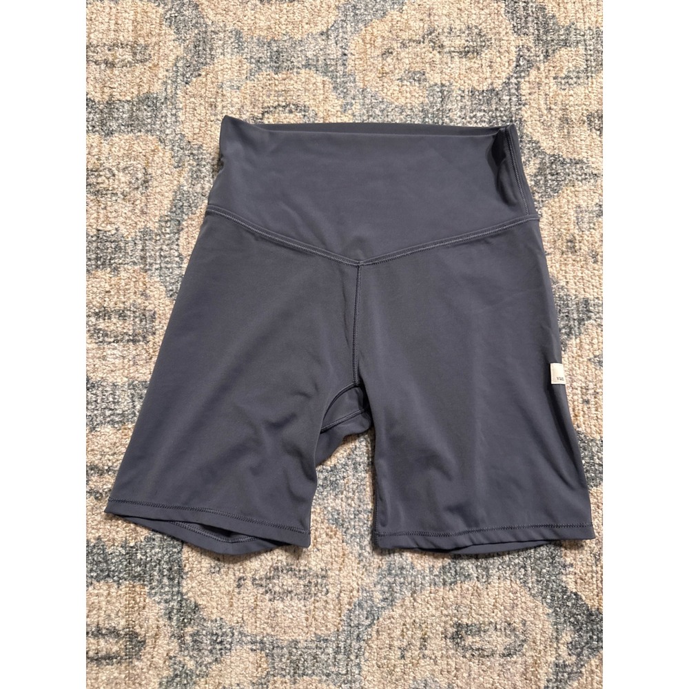 Vuori AllTheForm™ Short 6" Size Small Excellent Condition